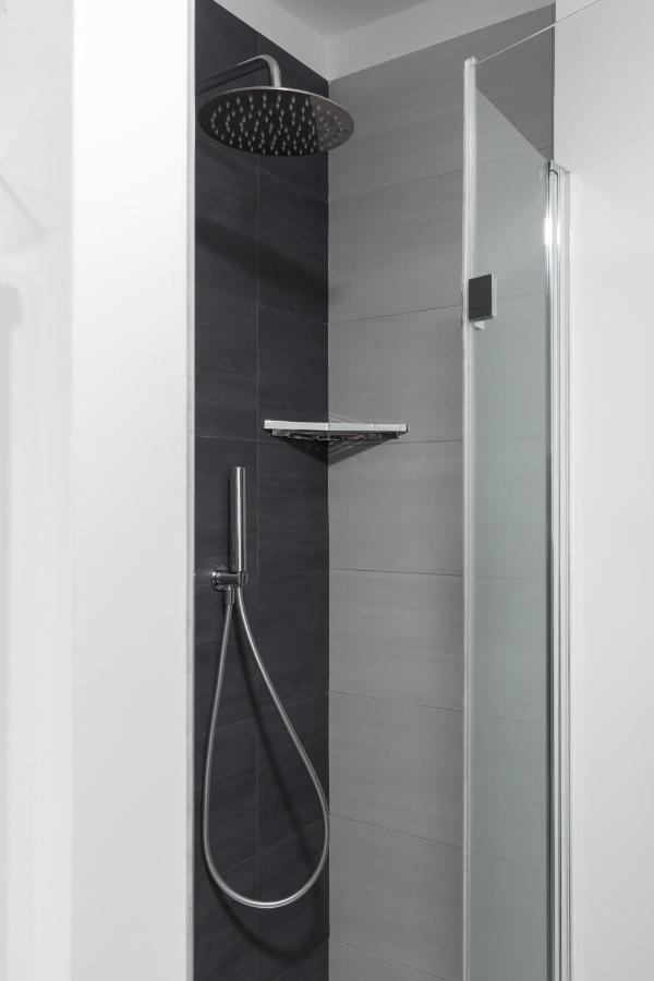 Amoretti Apartment, 6 Persone, 3 Camere, 2 Bagni, Balcone, Wi-Fi, Metro B Monti Tiburtini Rome Bagian luar foto