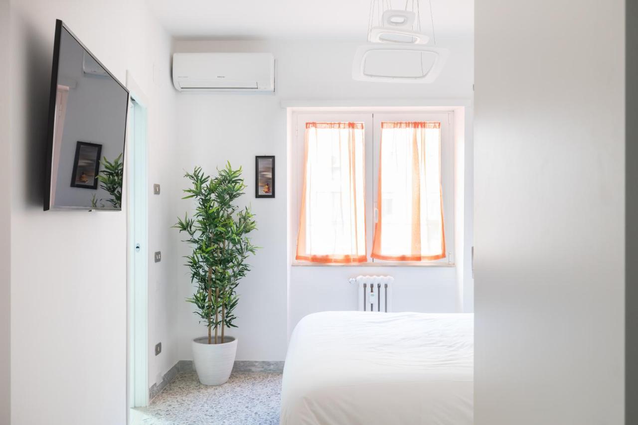 Amoretti Apartment, 6 Persone, 3 Camere, 2 Bagni, Balcone, Wi-Fi, Metro B Monti Tiburtini Rome Bagian luar foto